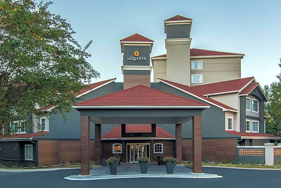 La Quinta Inn & Suites by Wyndham Atlanta Perimeter Medical Center
