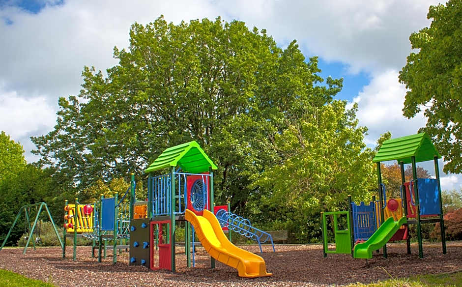 Lakes and Craters Holiday Park