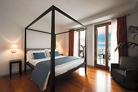 Deluxe Triple Room with Lake View