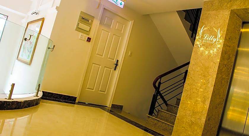 LiLLy Hotel