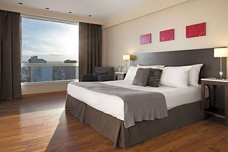 Double or Twin Room with City View - Non-Smoking