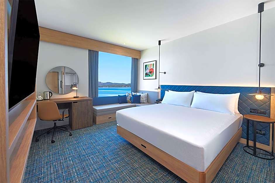 Photo 1 of 4 of 1 King Bed, Harbor View