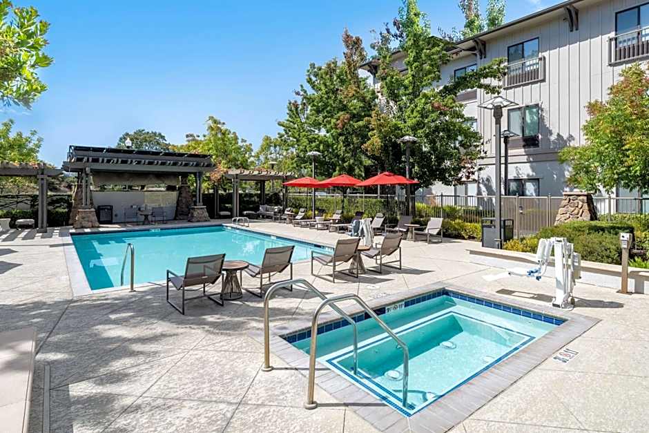 Hampton Inn By Hilton & Suites Windsor Sonoma Wine Country