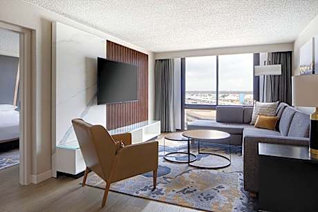 M Club lounge access, Presidential Suite, 1 King, Sofa bed, High floor