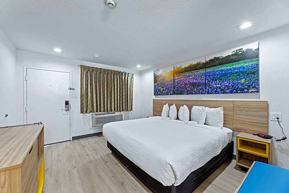 Days Inn by Wyndham McKinney
