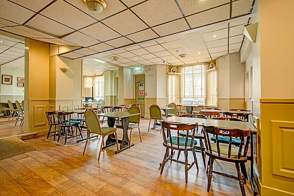 Cardiff Riverside Hotel by Belvilla