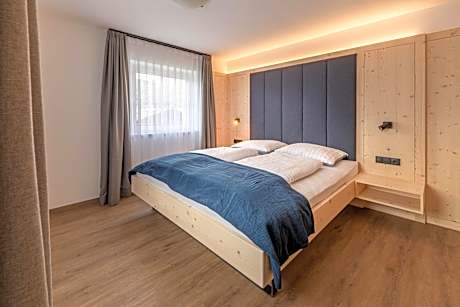 One-Bedroom Apartment with Balcony