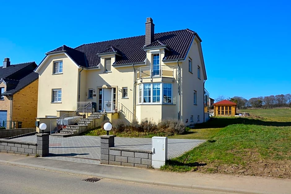 Pansion De Boerderij – Berdorf, MO