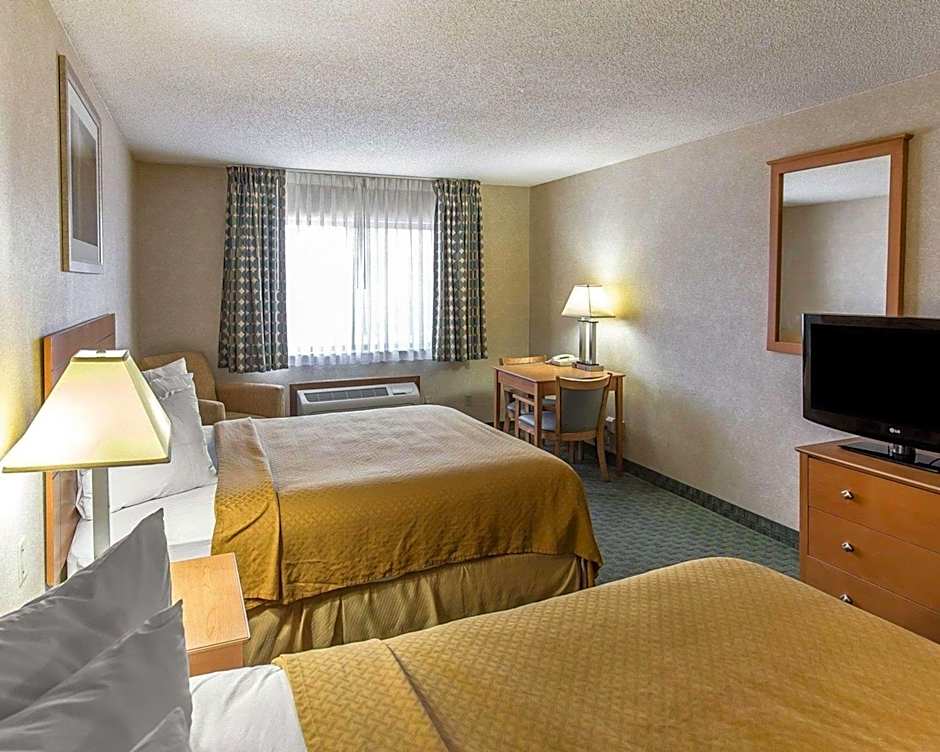 Quality Inn at Collins Road - Cedar Rapids