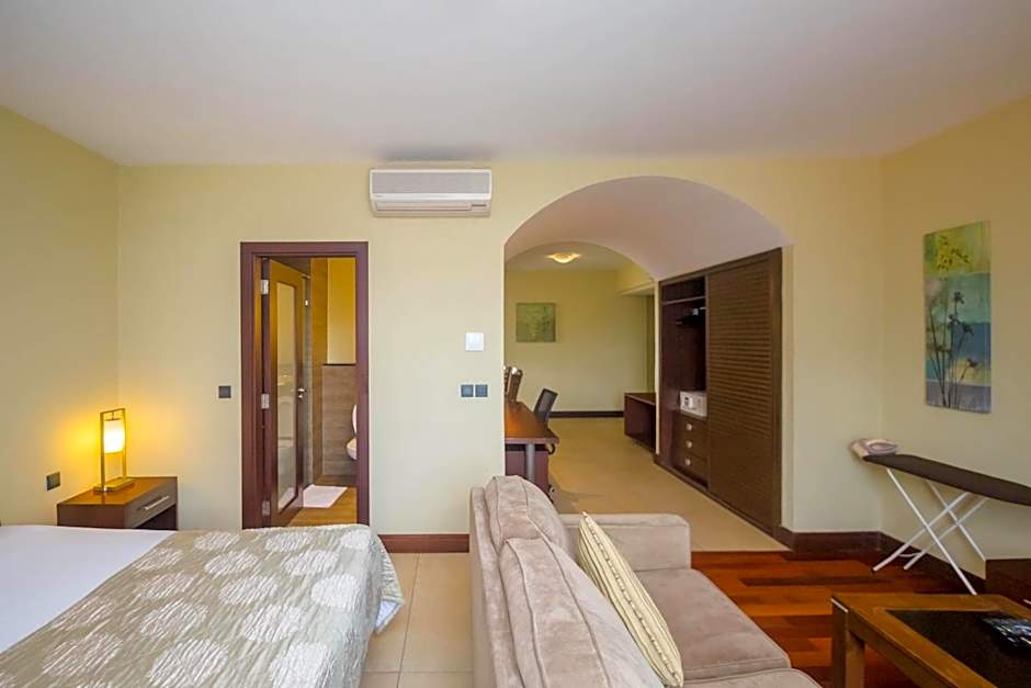Taarifa Suites by Dunhill Serviced Apartments