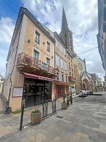 Hôtel Restaurant Les Arcades