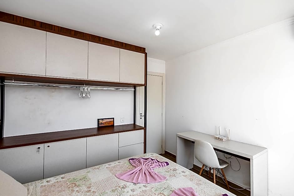 Completa casa apenas 700m da praia