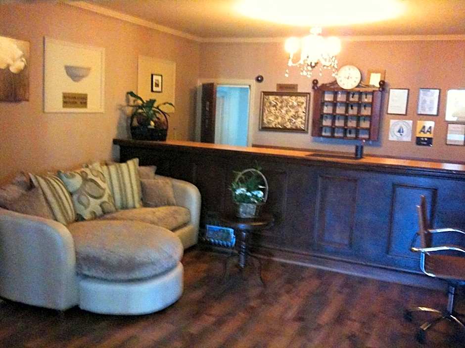 Balmoral Lodge Hotel