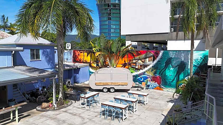 Caravella Backpackers