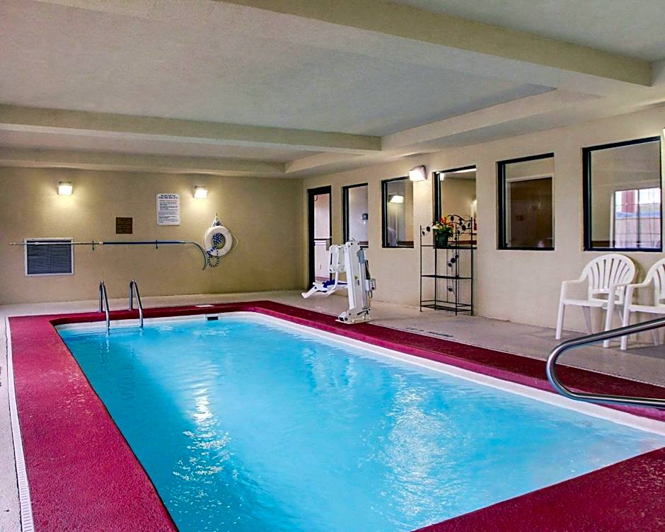 Columbia Inn & Suites