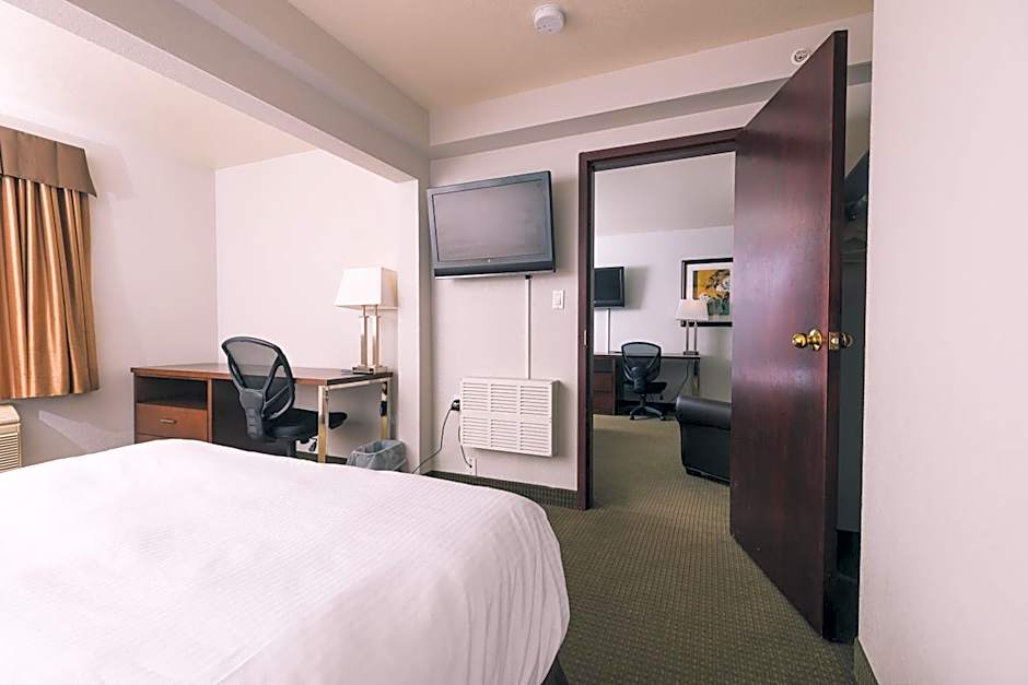 Service Plus Inns & Suites Grande Prairie