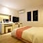 Q Hotel