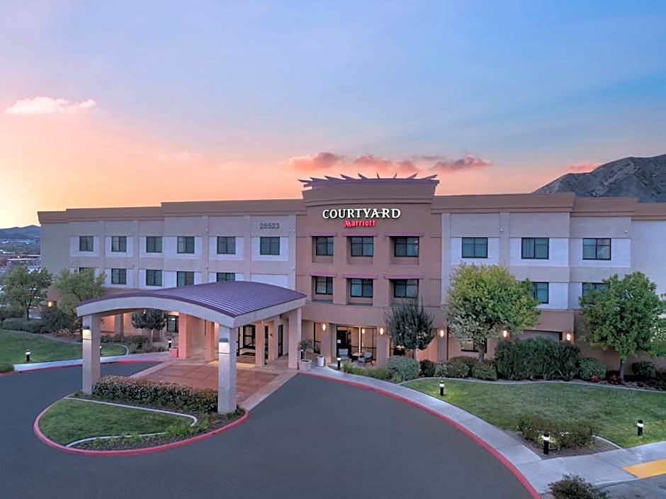Courtyard by Marriott Santa Clarita Valencia