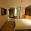 7 Days Inn Yunfu Luoding Central