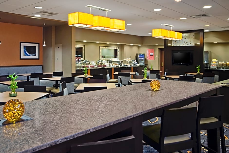 Comfort Inn & Suites Logan International Airport