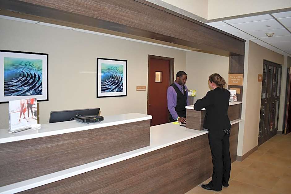 Candlewood Suites Grand Rapids Airport By IHG