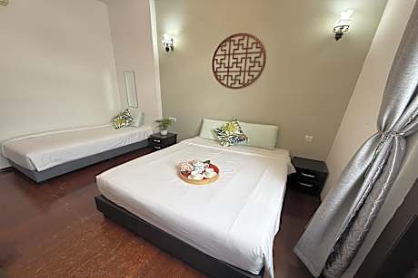 Triple Room with City View