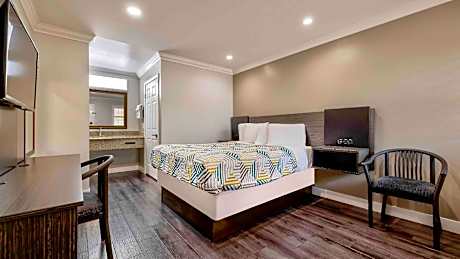 1 King Bed | Suite, Nsmk, Micfridge, Sofa-Bed