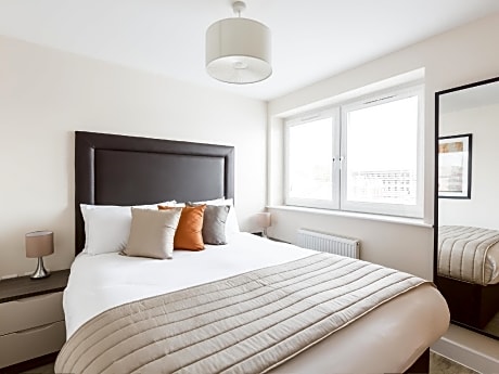 Luxury One Bedroom Apartment