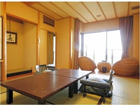 Japanese Room with Open-Air Hot Spring Bath