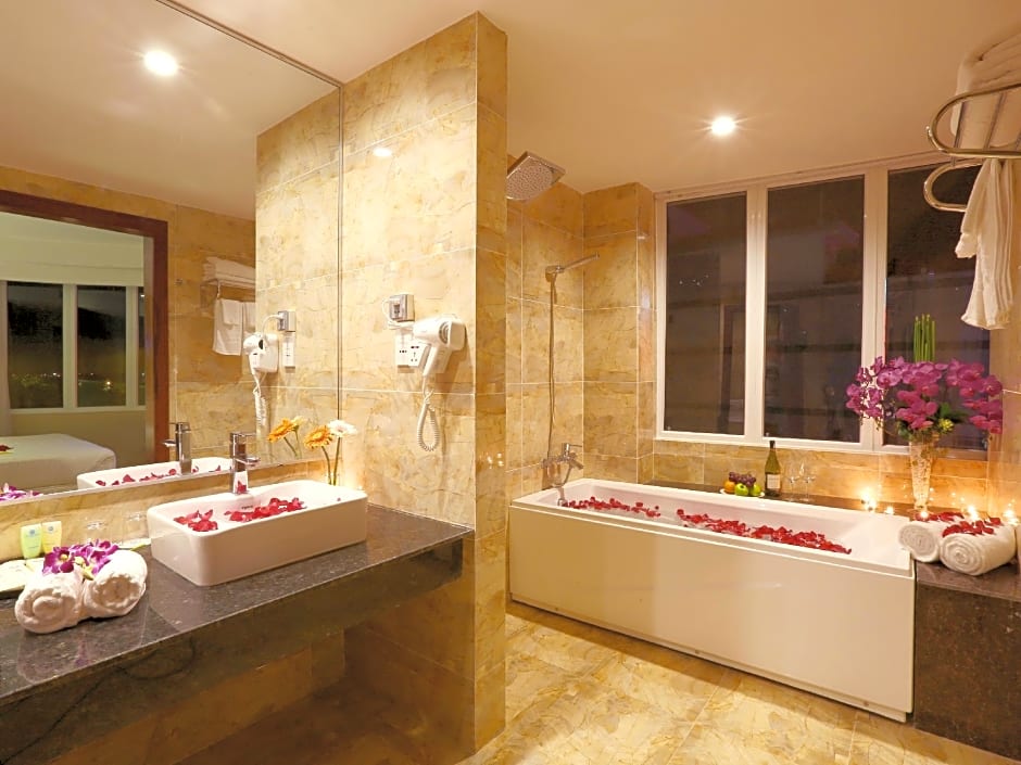 Ninh Kieu Fortuneland Hotel