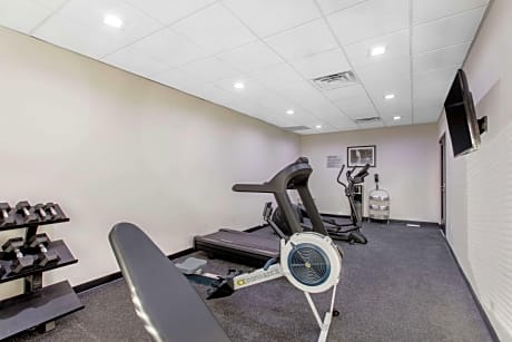 1 King Bed, Efficiency, Suite, Nonsmoking, Accessible