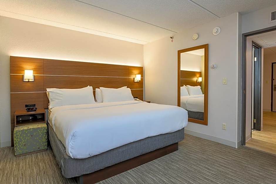 Holiday Inn Express Milwaukee - West Medical Center By IHG