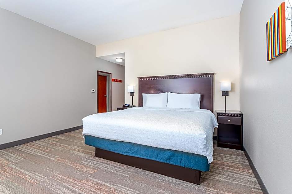 Photo 1 of 5 of 1 King Bed, Mobility Accessible, Roll in Shower