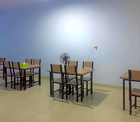 OYO 93169 Bnb Homestay 