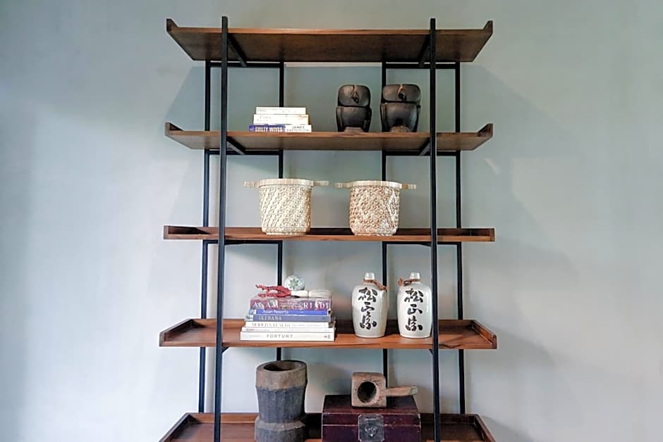 Studio O - Luxurious Duplex Studios Walk to Beach