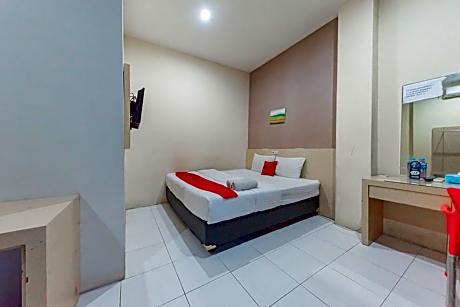 RedDoorz near Pasar Tarapung Siring Banjarmasin