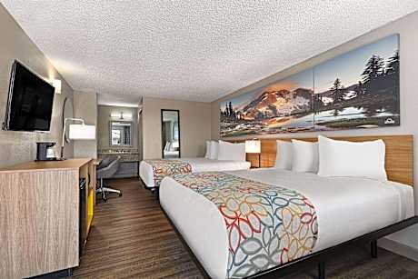 1 King Bed Honeymoon Suite Non-Smoking