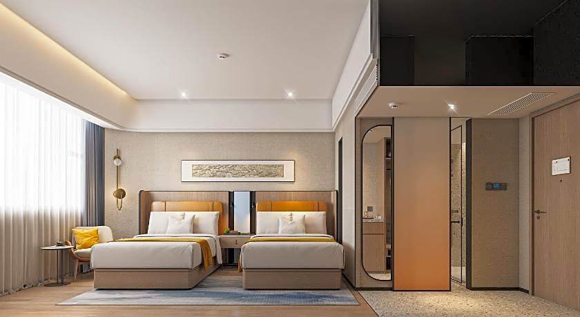 Five Rams City Hotel