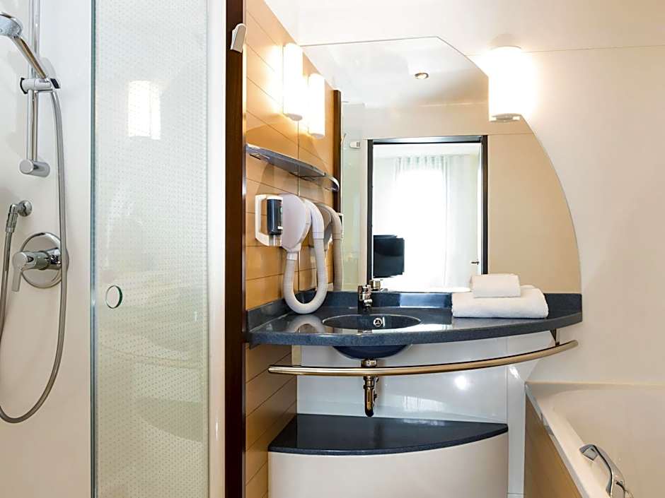 Novotel Suites Paris CDG Airport Villepinte