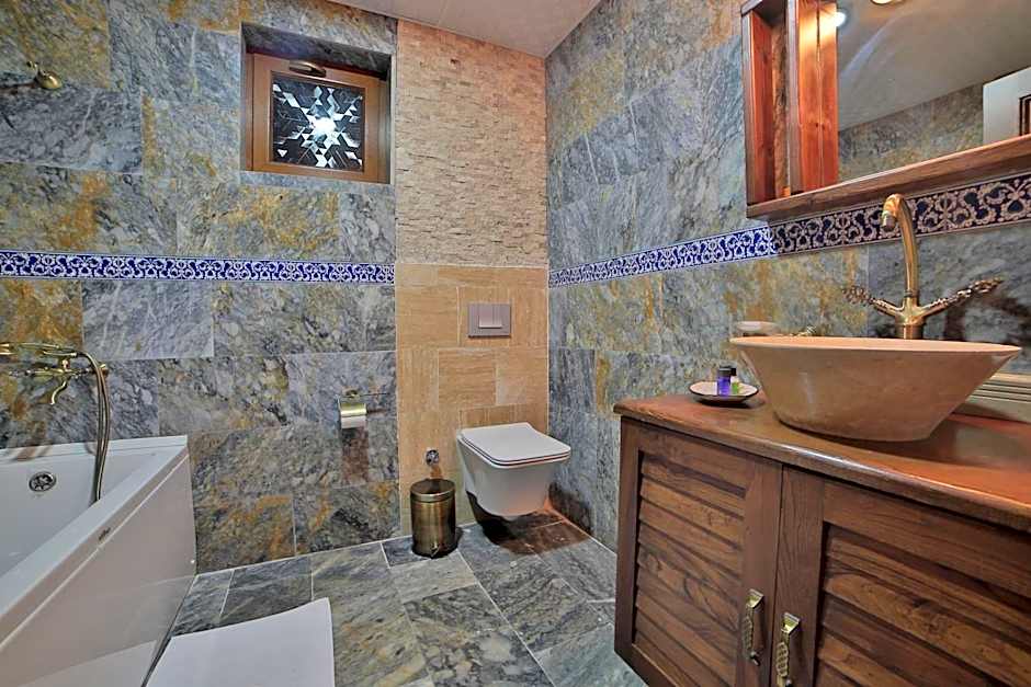 Caravanserai Inn Hotel