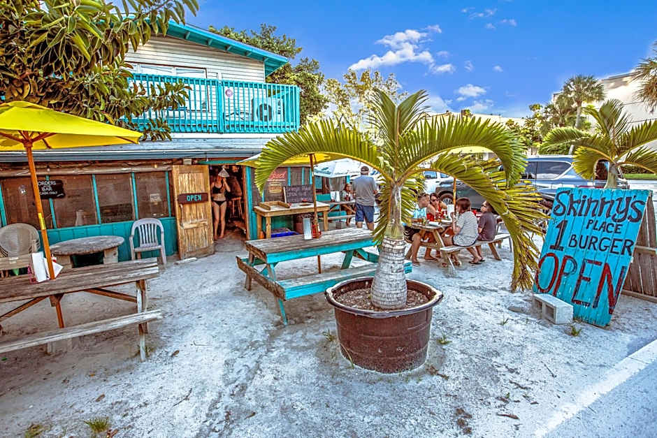 Absolute Anna Maria-Private Beach Access-Heated Pool-Water Views From Every Room