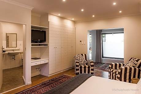 Standard Twin Room with Garden View