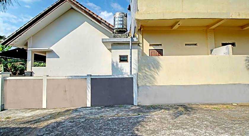 OYO Life 92954 Shanti Kost