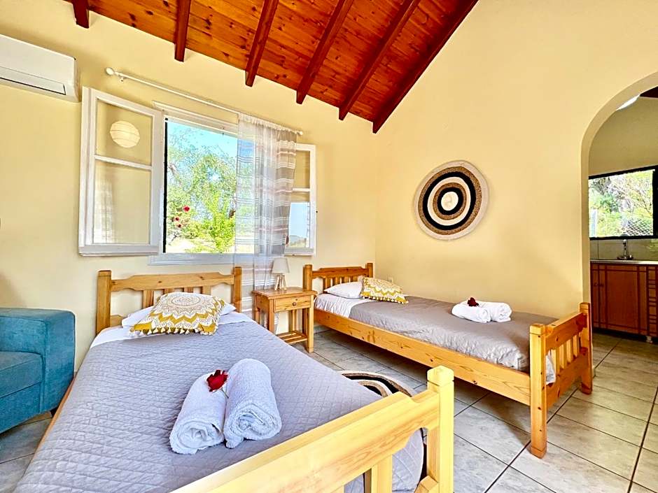 Renas Studio near Roda by DadoVillas