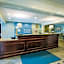Holiday Inn Express & Suites Merrimack - Nashua by IHG