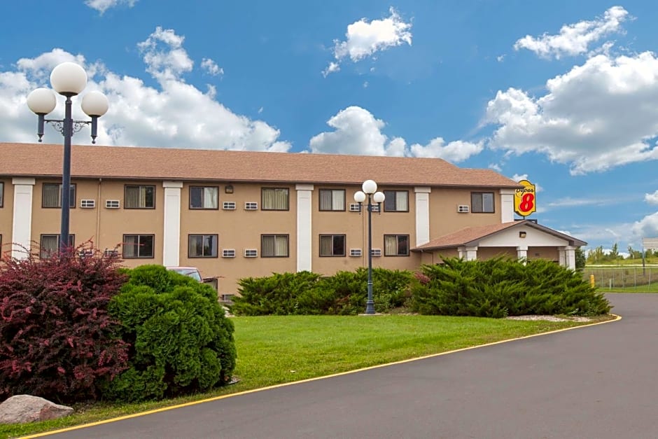 Super 8 by Wyndham Clear Lake