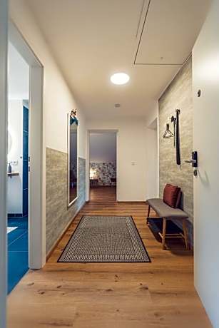 Apartment with Lake View / Not Dog Friendly