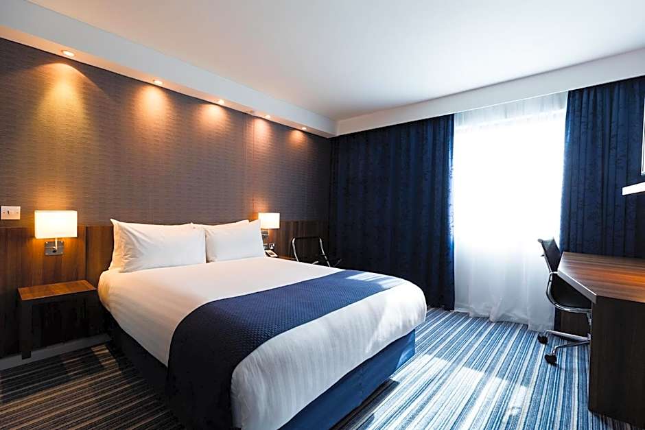 Holiday Inn Express London Heathrow T5 By IHG