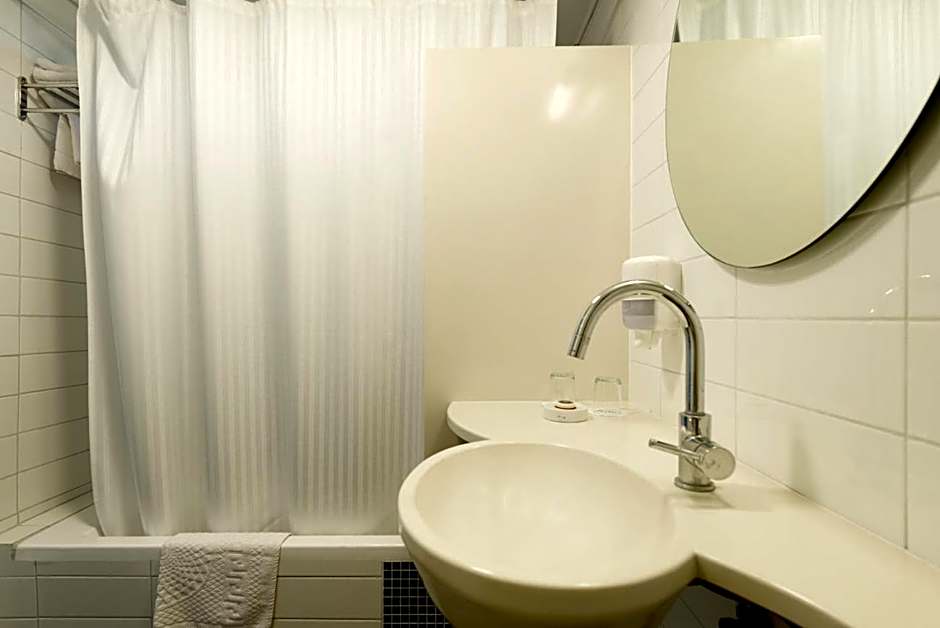 Shefayim Kibbutz Hotel