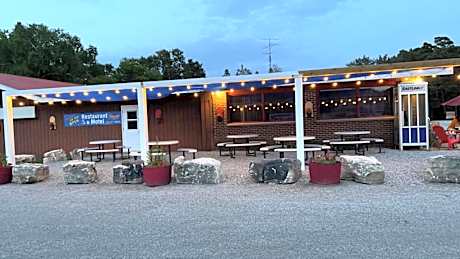 Huron Sands Motel and Restaurant